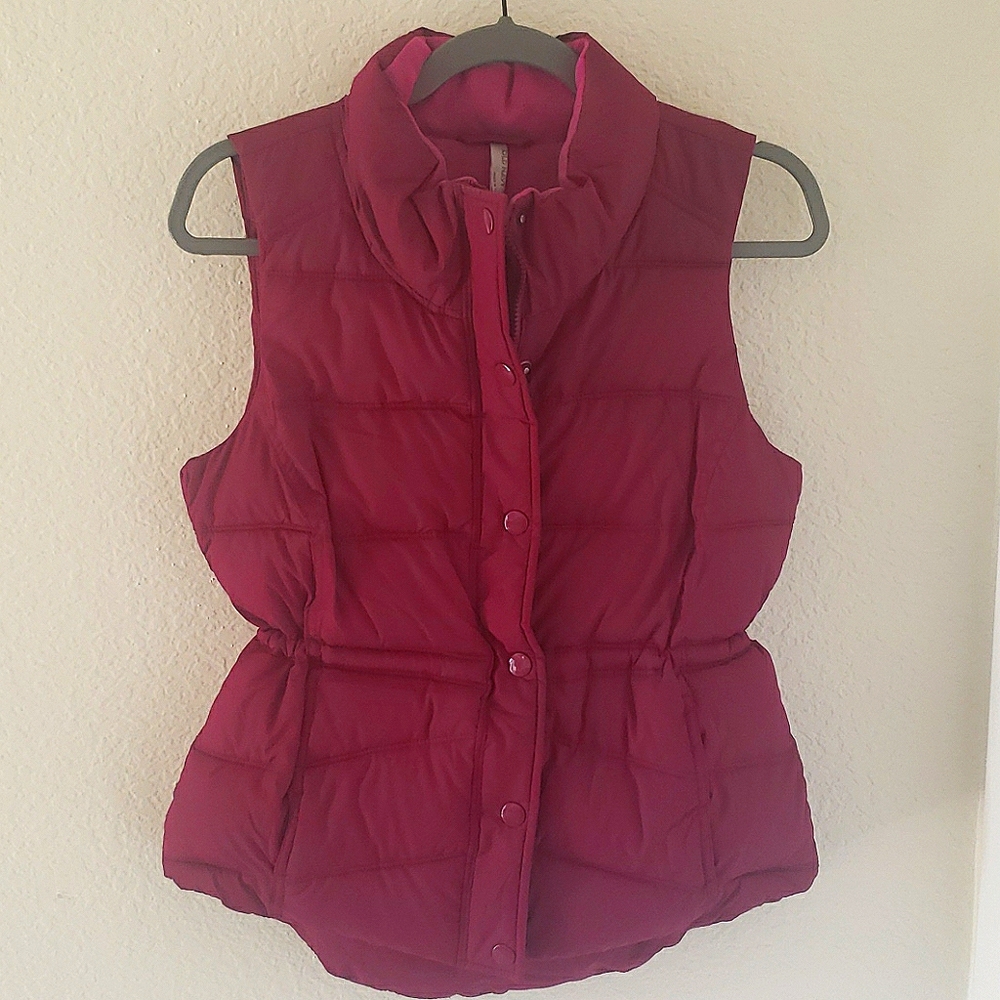 Old Navy's Women's Puffer Vest